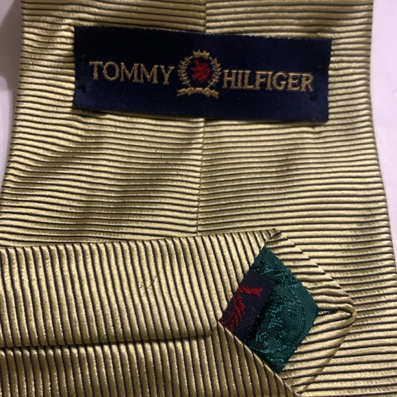 Gold Tommy Hilfiger Crest  Logo 100% Silk tie - Picture 7 of 8